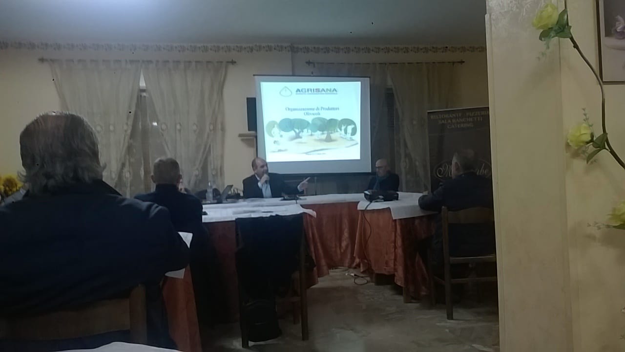 Il presidente dell'associazione FeudoDiesi, Alfonso Sammartino, presenta l'incontro-Seminario.